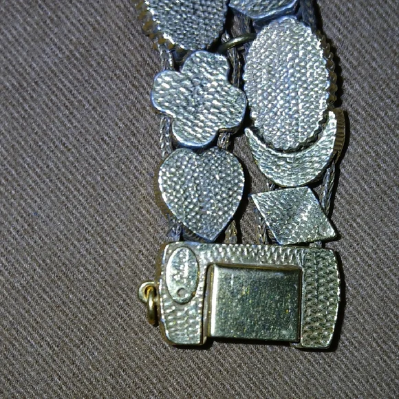 Vintage Gold Cameo Bracelet - Picture 7 of 7